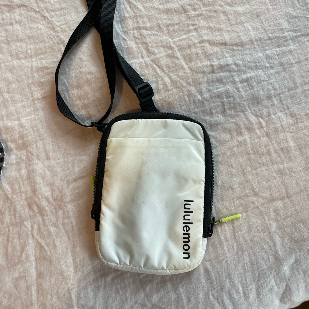Lululemon easy access cross body bag